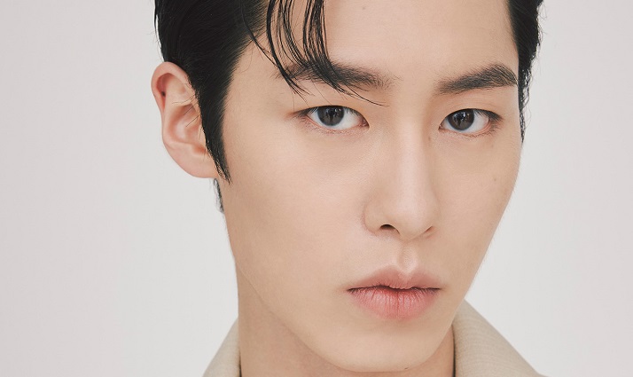 Lee Jae-wook to Enlist in Military on May 18, Prepares for Temporary Hiatus